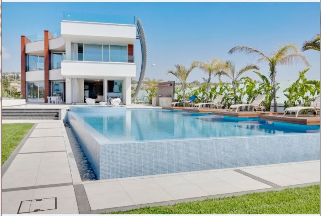 6 Bedroom Villa For Sale in Agia Napa, Famagusta