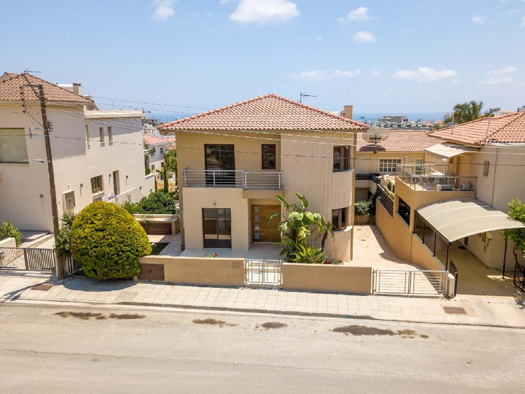 4 Bedroom House in Agios Athanasios, Limassol
